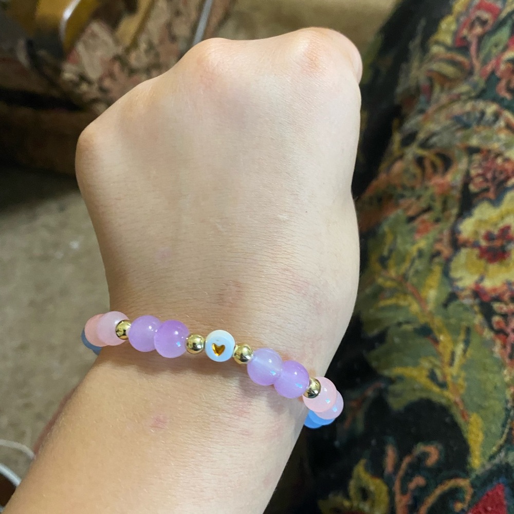 Multicolored glass bead bracelet